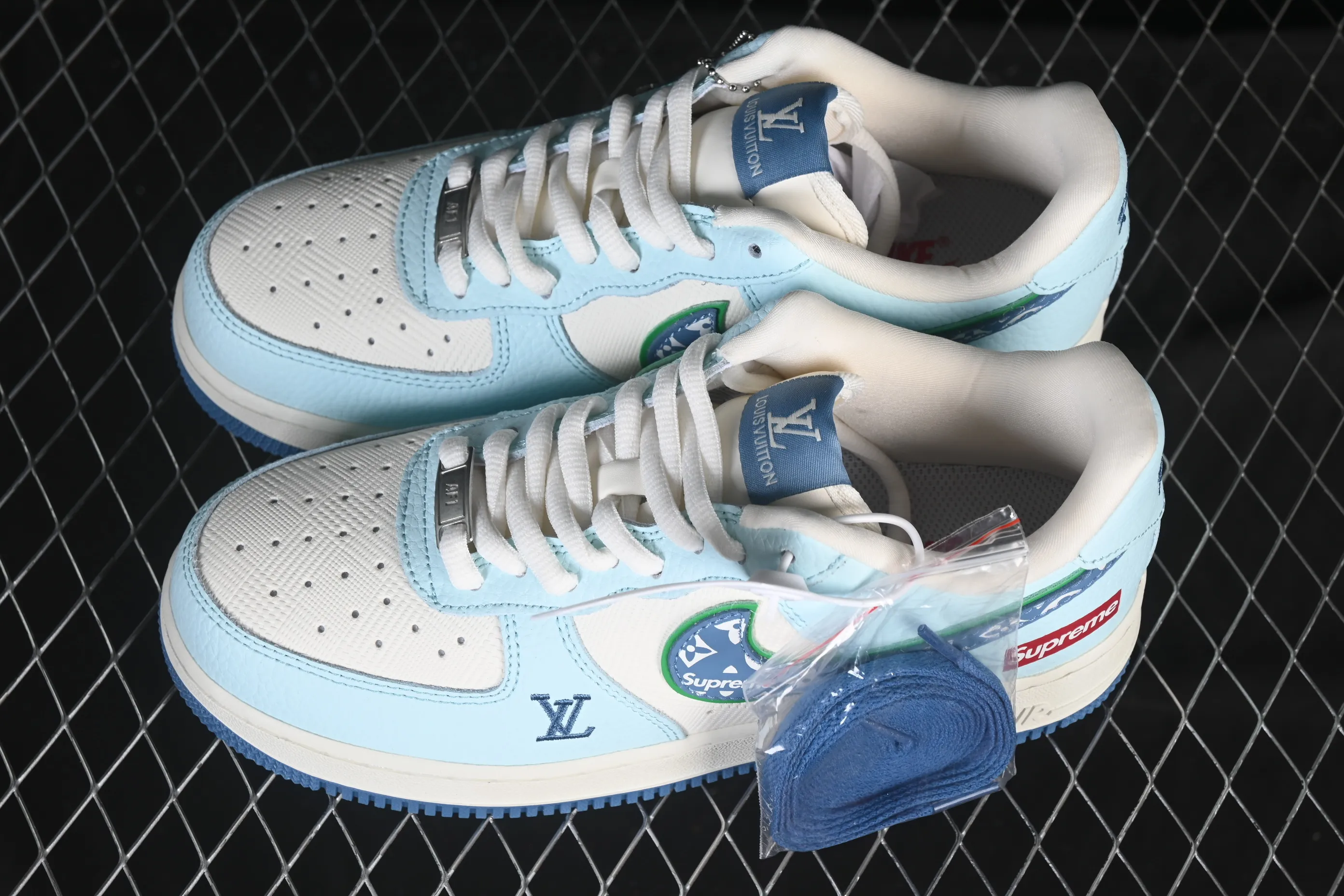 All categories Nk Air Force 1 Air Force series Nk Air Force 1 Low Air Force low-top Nike Air Force 1'07 Low LV joint white and blue Air Force 1 low-top casual sneakers YF9511-809